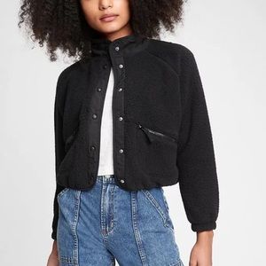 iso gap cropped teen Sherpa jacket xl or l